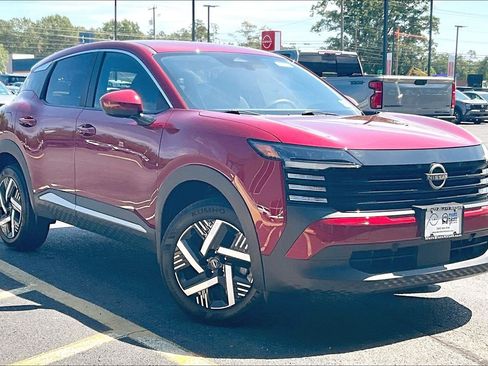 Certified 2025 Nissan Kicks SV AWD/4WD image 32