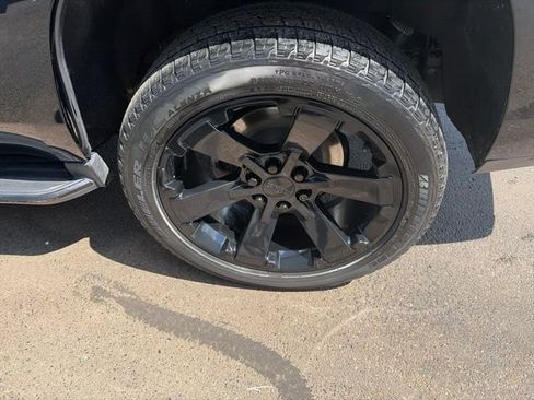 Used 2019 GMC Yukon SLT w/ Graphite Performance Edition AWD/4WD image 47