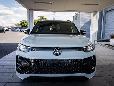 New 2026 Volkswagen Tiguan SE R-Line image 8