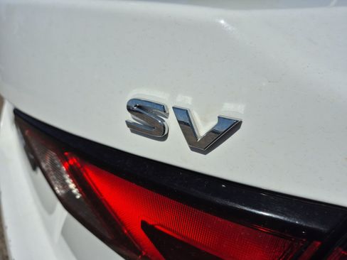 Used 2024 Nissan Sentra SV FWD image 22