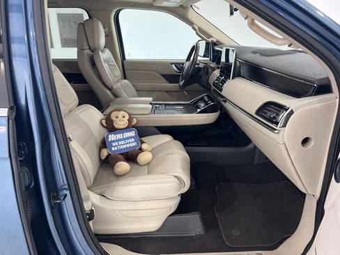 Used 2019 Lincoln Navigator Select w/ Technology Package image 26