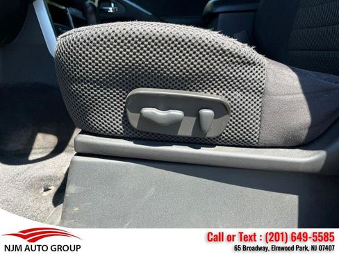 Used 2010 Nissan Pathfinder SE AWD/4WD image 16