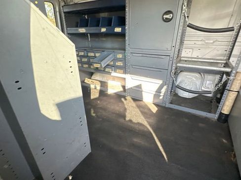 Used 2008 Ford E-250 and Econoline 250 image 6