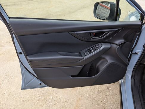 Used 2021 Subaru Crosstrek 2.0i image 9