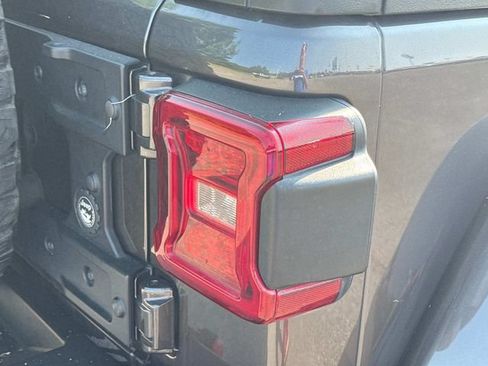 Used 2020 Jeep Wrangler Unlimited Rubicon AWD/4WD image 12