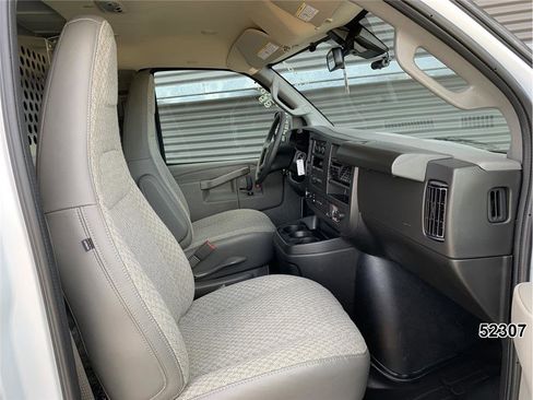 Used 2025 Chevrolet Express 2500 Extended w/ Communications Package image 26