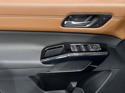 New 2026 Nissan Pathfinder Platinum AWD/4WD image 22