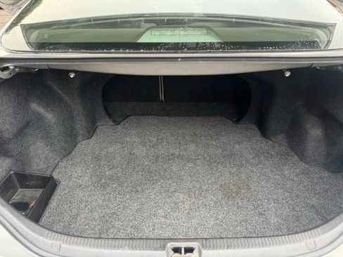 Used 2011 Toyota Camry LE image 17