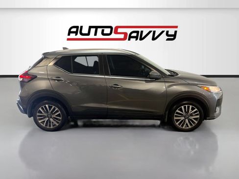 Used 2024 Nissan Kicks SV FWD image 8