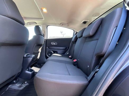 Used 2018 Honda HR-V EX image 12