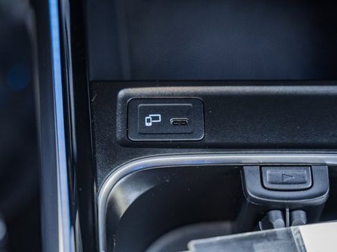 Used 2022 Mercedes-Benz GLB 250 GLB 250 image 26