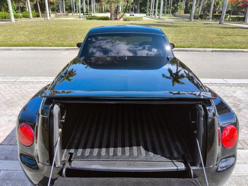 Used 2006 Chevrolet SSR w/ Preferred Equipment Group RWD image 53