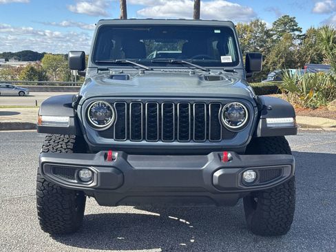 Used 2024 Jeep Wrangler Rubicon image 3