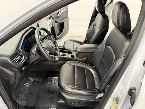 Used 2025 Ford Escape Platinum AWD/4WD image 10