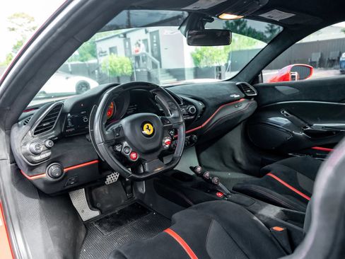 Used 2019 Ferrari 488 Pista Coupe RWD image 16