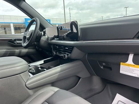 New 2026 Chevrolet Suburban LT w/ Comfort Package image 36