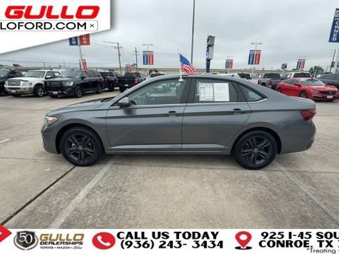 Used 2022 Volkswagen Jetta SE FWD image 5