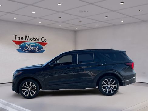 Used 2025 Ford Explorer ST-Line AWD/4WD image 8