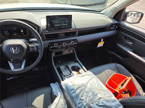 New 2025 Honda Pilot Elite image 12