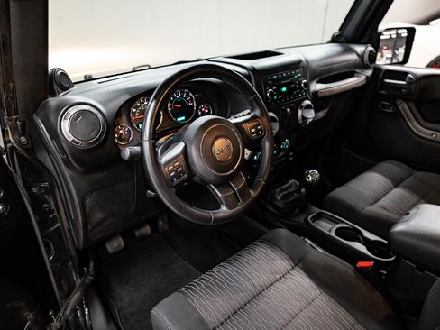 Used 2012 Jeep Wrangler Sport image 4