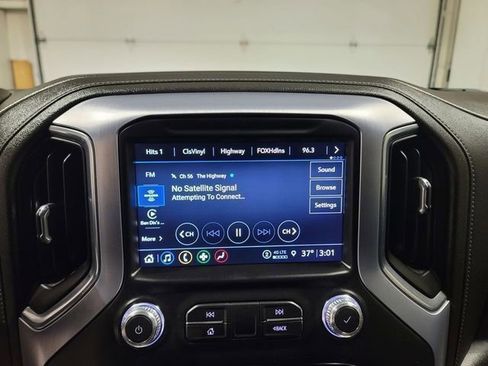 Used 2022 GMC Sierra 3500 SLE w/ SLE Convenience Package image 17