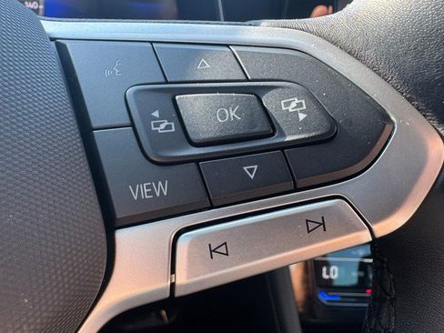 Used 2025 Volkswagen Jetta SE FWD image 18