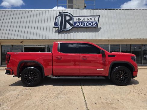 Used 2024 GMC Sierra 1500 Elevation w/ LPO, Elevation Black Package AWD/4WD image 9