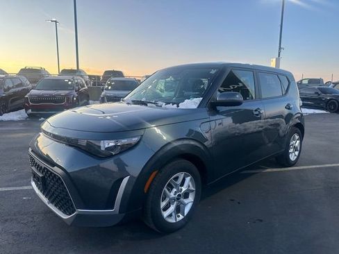 Certified 2023 Kia Soul S image 3