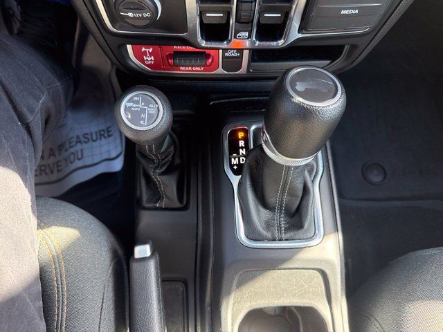 Certified 2024 Jeep Wrangler Unlimited AWD/4WD image 24