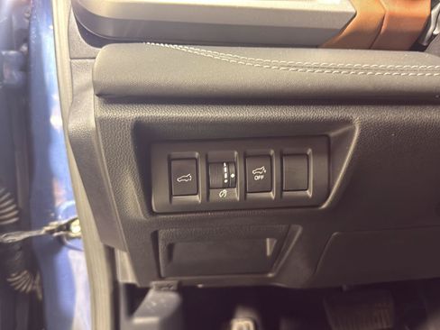 Used 2020 Subaru Outback Touring AWD/4WD image 8
