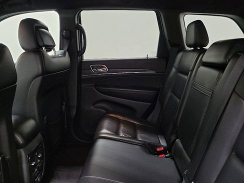 Used 2018 Jeep Grand Cherokee Limited image 18
