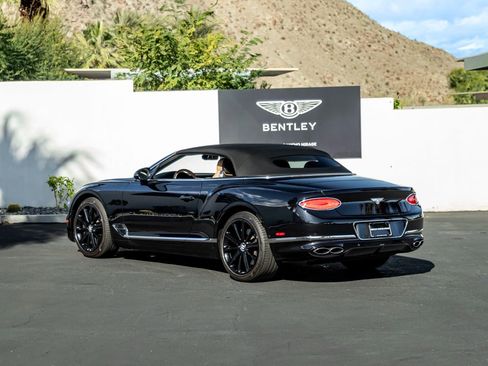 Used 2021 Bentley Continental GT image 3