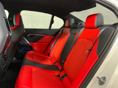 Used 2026 BMW M5 w/ Carbon Package AWD/4WD image 25