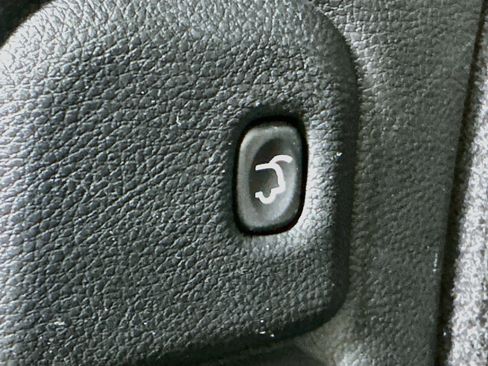 Used 2024 Dodge Durango GT RWD image 32