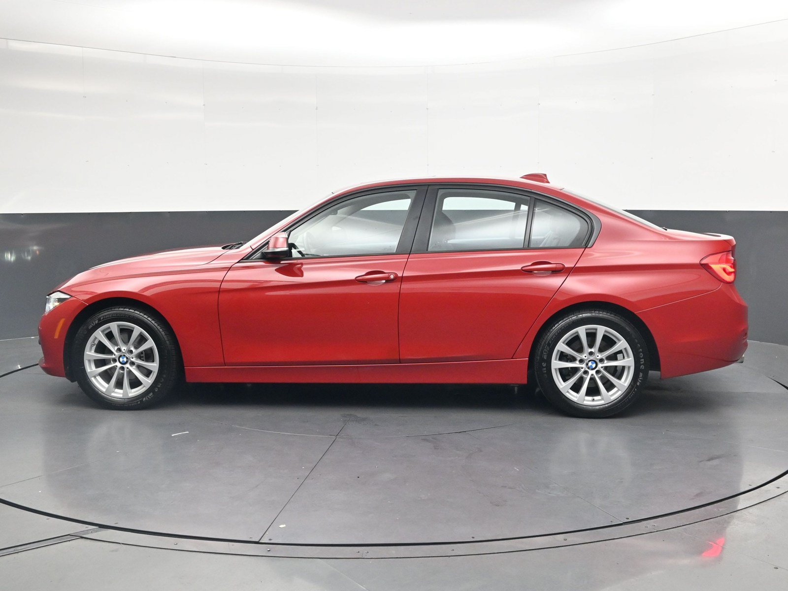 Used 2018 BMW 320i Sedan w/ Convenience Package RWD image 7
