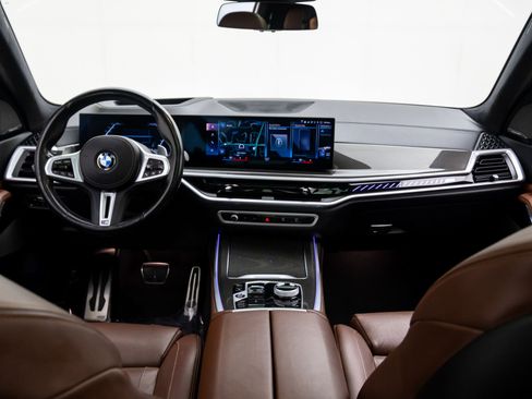 Used 2023 BMW X7 M60i w/ Executive Package image 10