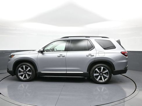Certified 2023 Honda Pilot Touring image 9