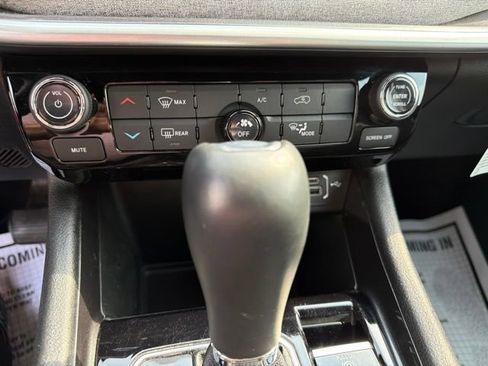 Used 2023 Jeep Compass Latitude AWD/4WD image 18