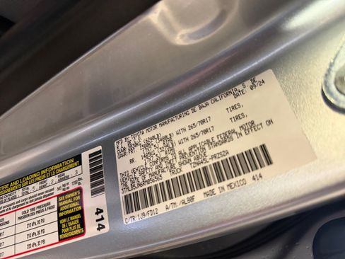 Used 2024 Toyota Tacoma TRD Off-Road image 39