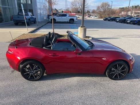 Used 2024 MAZDA MX-5 Miata Grand Touring w/ Appearance Package image 18