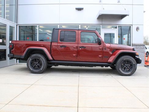 Used 2021 Jeep Gladiator Sport AWD/4WD image 4