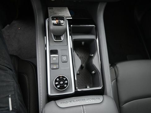 New 2026 Nissan Pathfinder SL AWD/4WD image 18