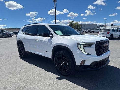 Used 2025 GMC Acadia Elevation w/ Elevation Premium Package AWD/4WD image 9