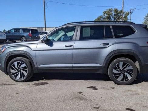 Used 2024 Volkswagen Atlas SE image 7