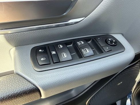 Used 2021 RAM 1500 Big Horn image 26