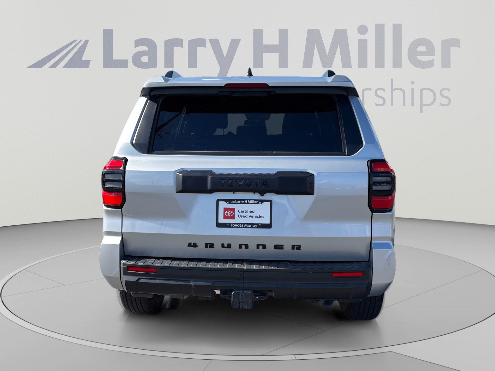 Certified 2025 Toyota 4Runner SR5 AWD/4WD image 4