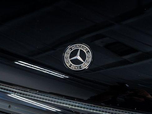 Used 2023 Mercedes-Benz EQE 350+ 4MATIC SUV w/ Exclusive Trim Package image 17