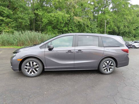 New 2026 Honda Odyssey EX-L image 3