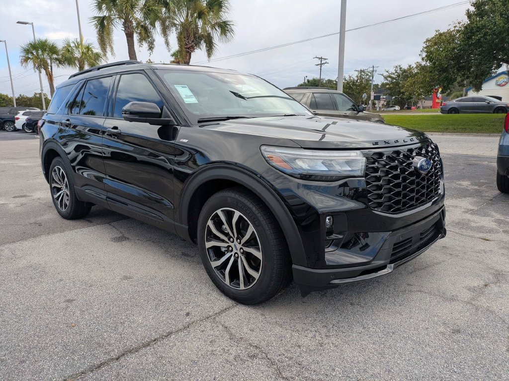 New 2026 Ford Explorer ST-Line RWD image 2