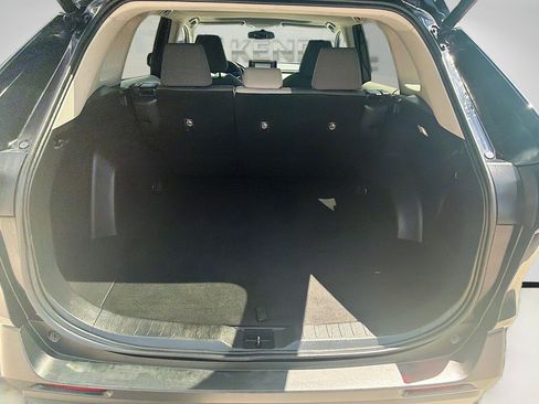 Used 2022 Toyota RAV4 XLE w/ Convenience Package FWD image 23